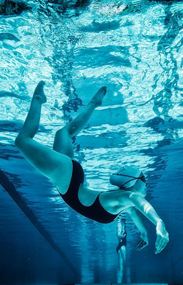Ravensong Waterdancer doing routine underwater, masters program